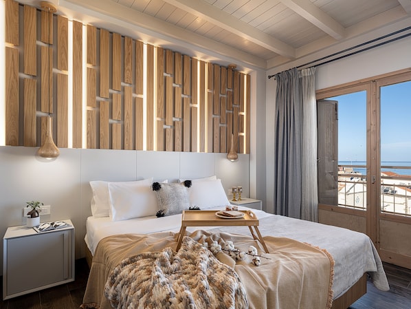 Down comforters, in-room safe, desk, laptop workspace - Elia Bettolo (Chania)