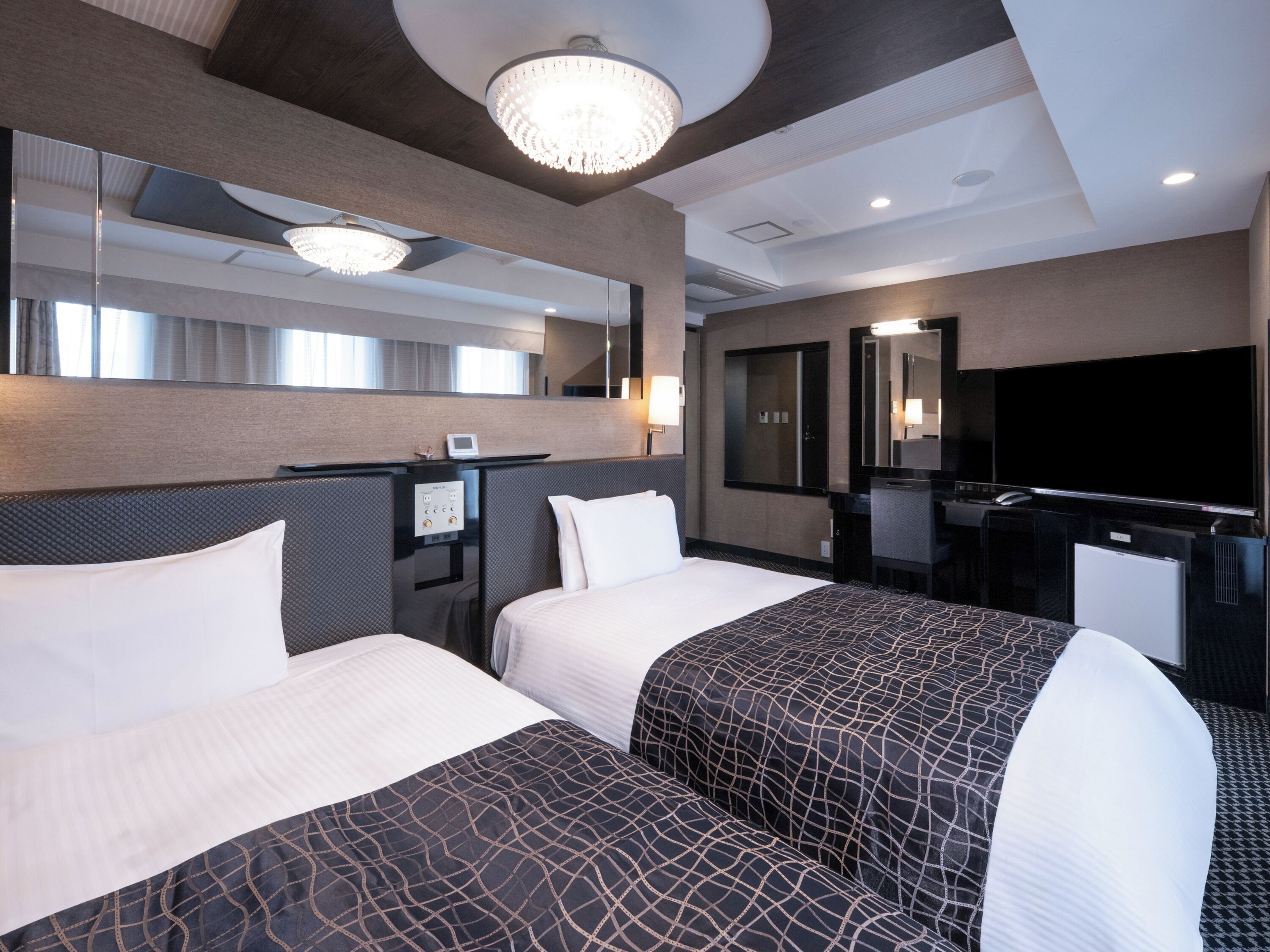 Tomannsrom – deluxe, ikke-røyk (27th floor) | Sengetøy av topp kvalitet, dundyner og skrivebord