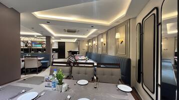 Daily buffet breakfast (INR 500 per person)