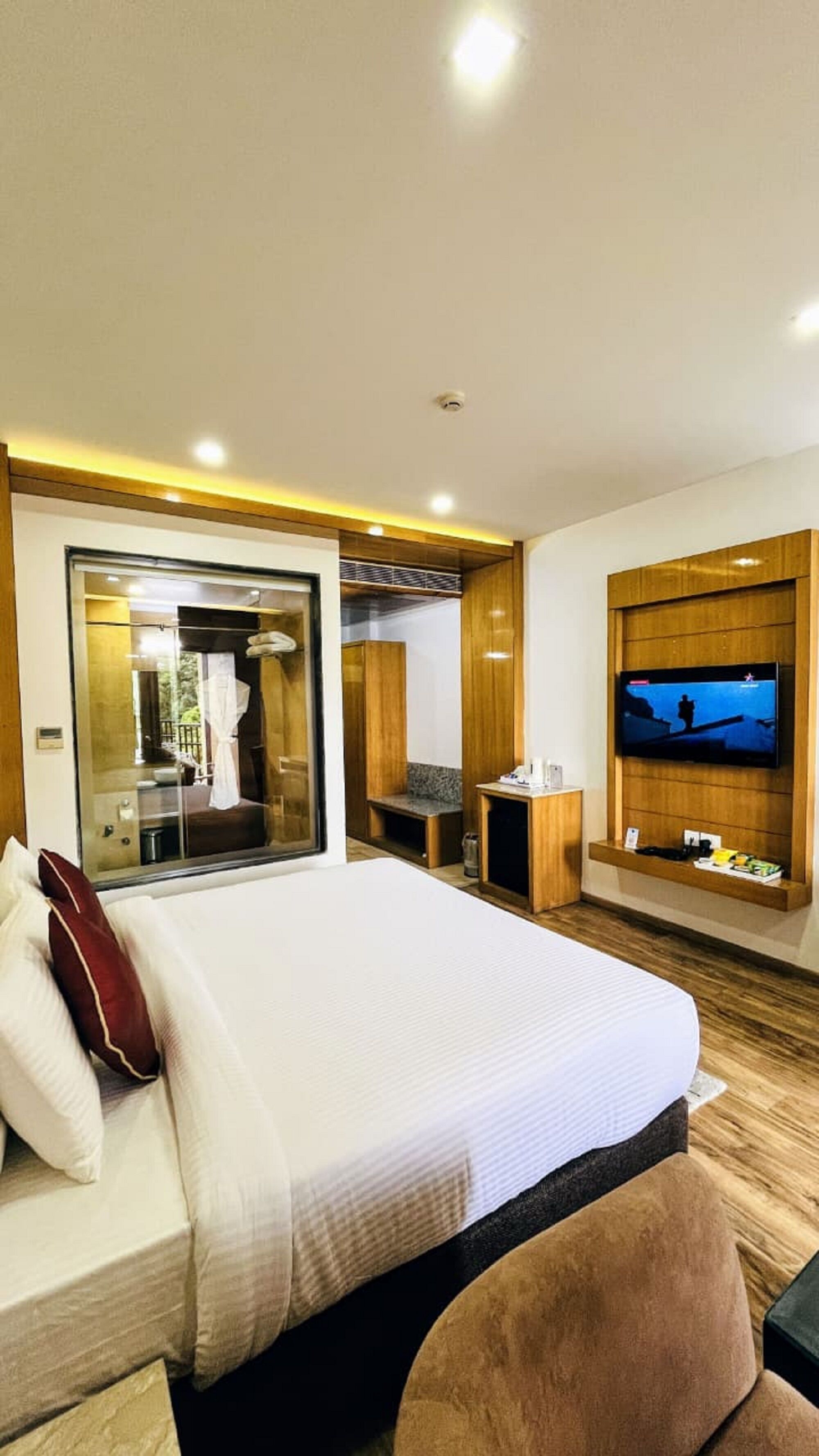 Deluxe-værelse - balkon | Premium-sengetøj, minibar, pengeskab på værelset, skrivebord