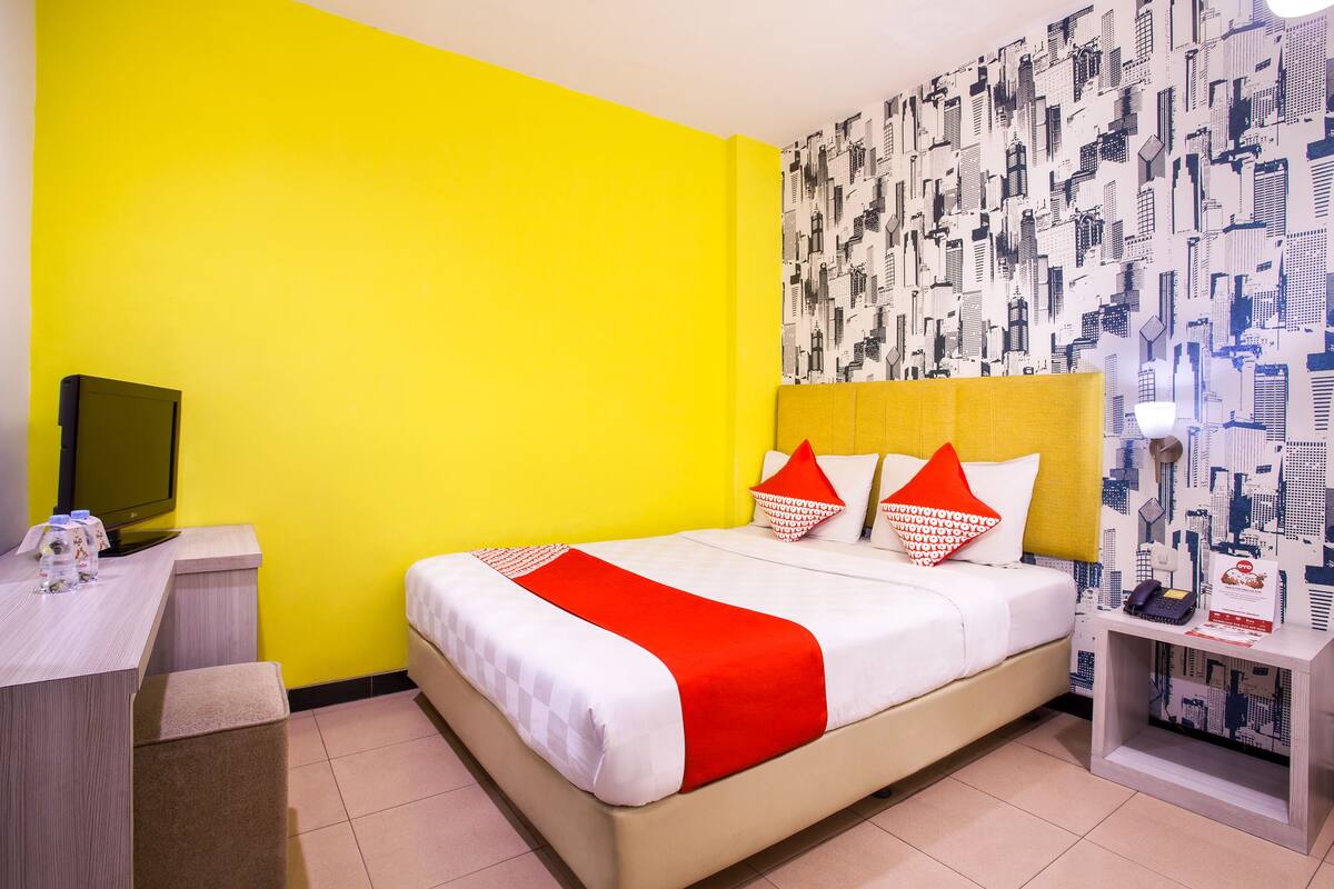 Deluxe Double Room | Premium bedding, desk, WiFi (free), bed sheets