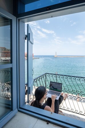 Deluxe room with Sea View and Balcony | Vue depuis le balcon