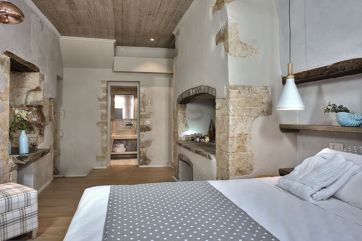 Couette en duvet d'oie, surmatelas, coffres-forts dans les chambres