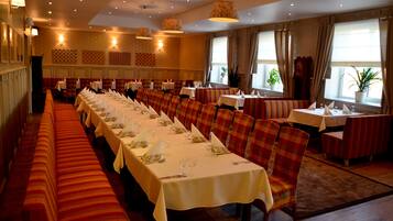 Esmorzar diari d'estil bufet (5 EUR per persona)