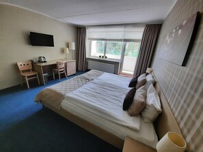 Habitación doble | Caja fuerte, escritorio, tabla de planchar con plancha y wifi gratis