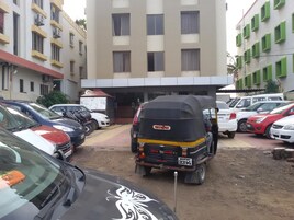 免费自助停车、免费代客停车