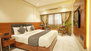 1 bedroom, minibar, desk, iron/ironing board