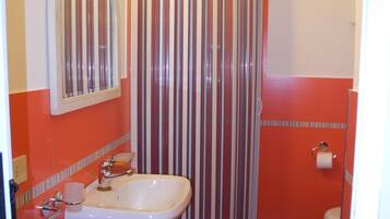 Dusche, Regendusche, kostenlose Toilettenartikel, Haartrockner