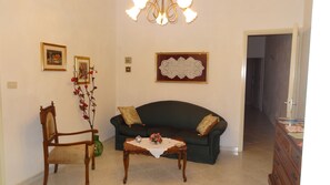 Interior entrance - Melone Giallo (Paceco)