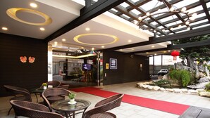 Interior entrance - Long View Hotel (New Taipei City)