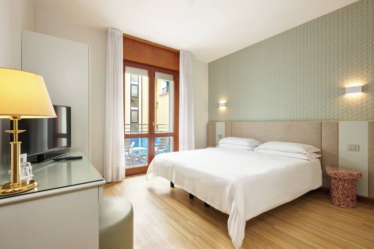 In-room safe, desk, free cots/infant beds, free WiFi