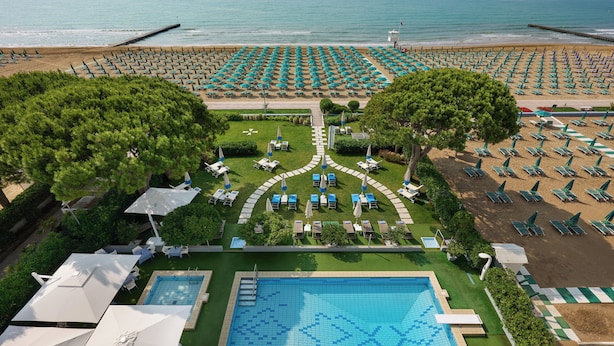 Aerial view - Hotel Croce di Malta (Jesolo)