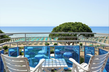 Habitación doble, vistas al mar | Vistas desde la habitación. Hotel Croce di Malta