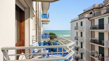 Camera familiare, 2 camere da letto | Una cassaforte in camera, una scrivania