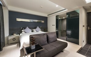 Premium Double Room | In-room safe, desk, blackout drapes, free WiFi - Shin Yuan Park Hotel (Hsinchu)