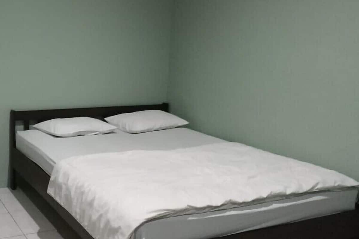 Deluxe Room, 1 Queen Bed | Desk, rollaway beds, free WiFi