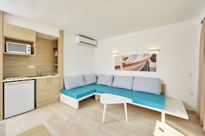 Standard-Apartment, 1 Schlafzimmer, Balkon, Stadtblick | Eigene Küche | Kühlschrank, Mikrowelle, Herdplatte, Toaster