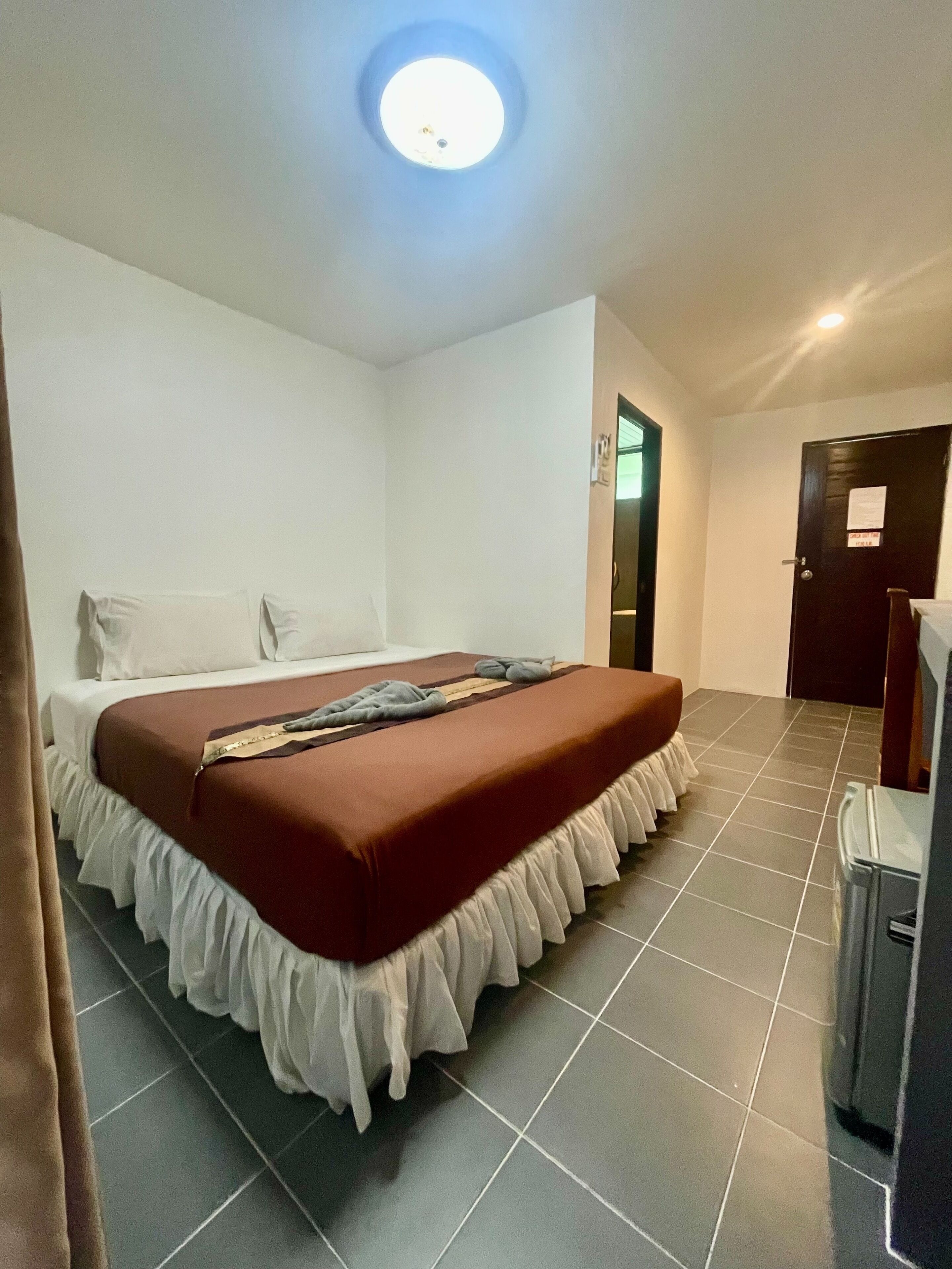 Standard Room | In-room safe, free WiFi, bed sheets