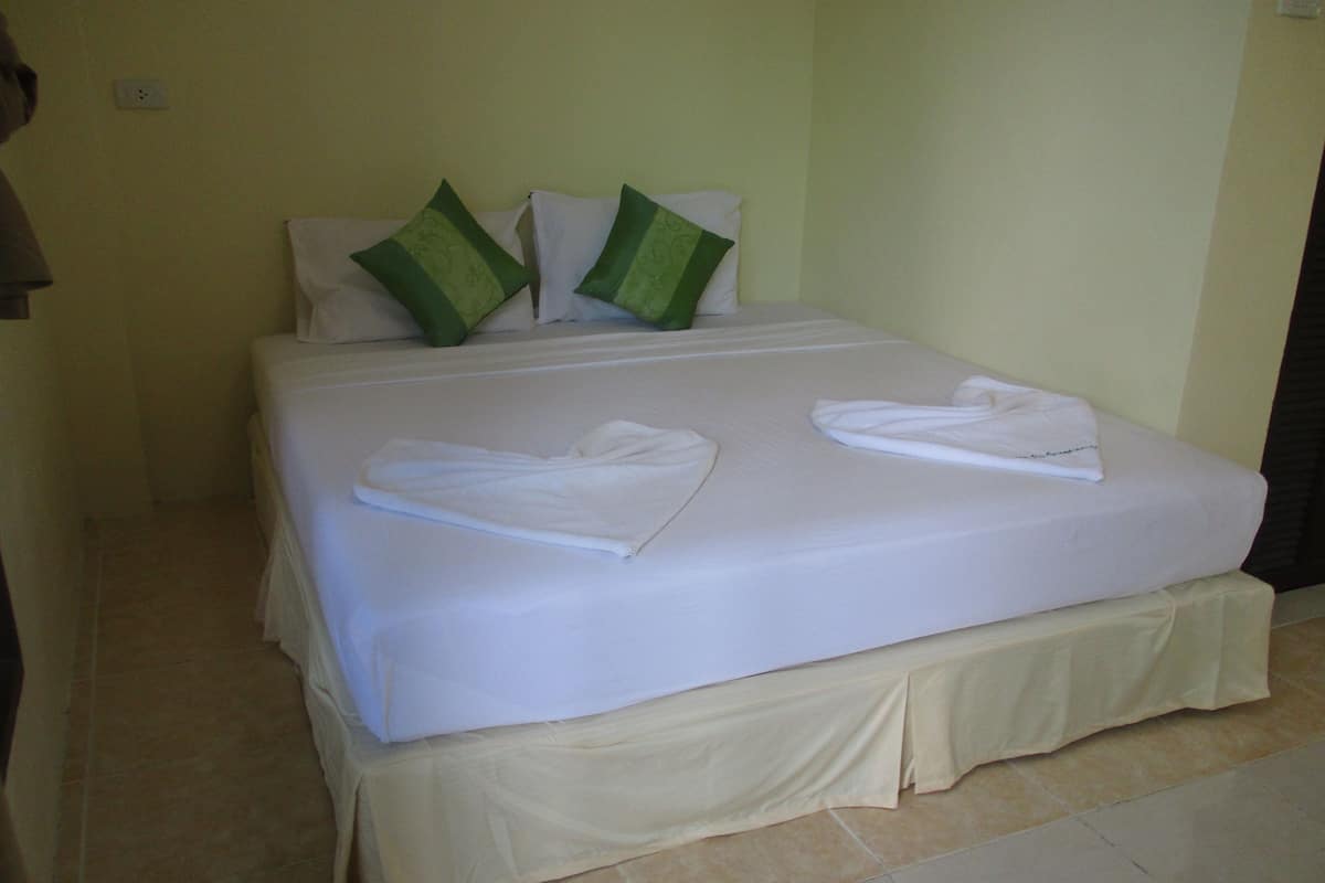 In-room safe, rollaway beds, free WiFi, bed sheets