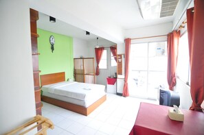 Estudio, 1 cama de matrimonio | Escritorio y wifi gratis
