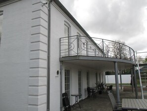 Exterior - White House Hotel Apartments (Brande)