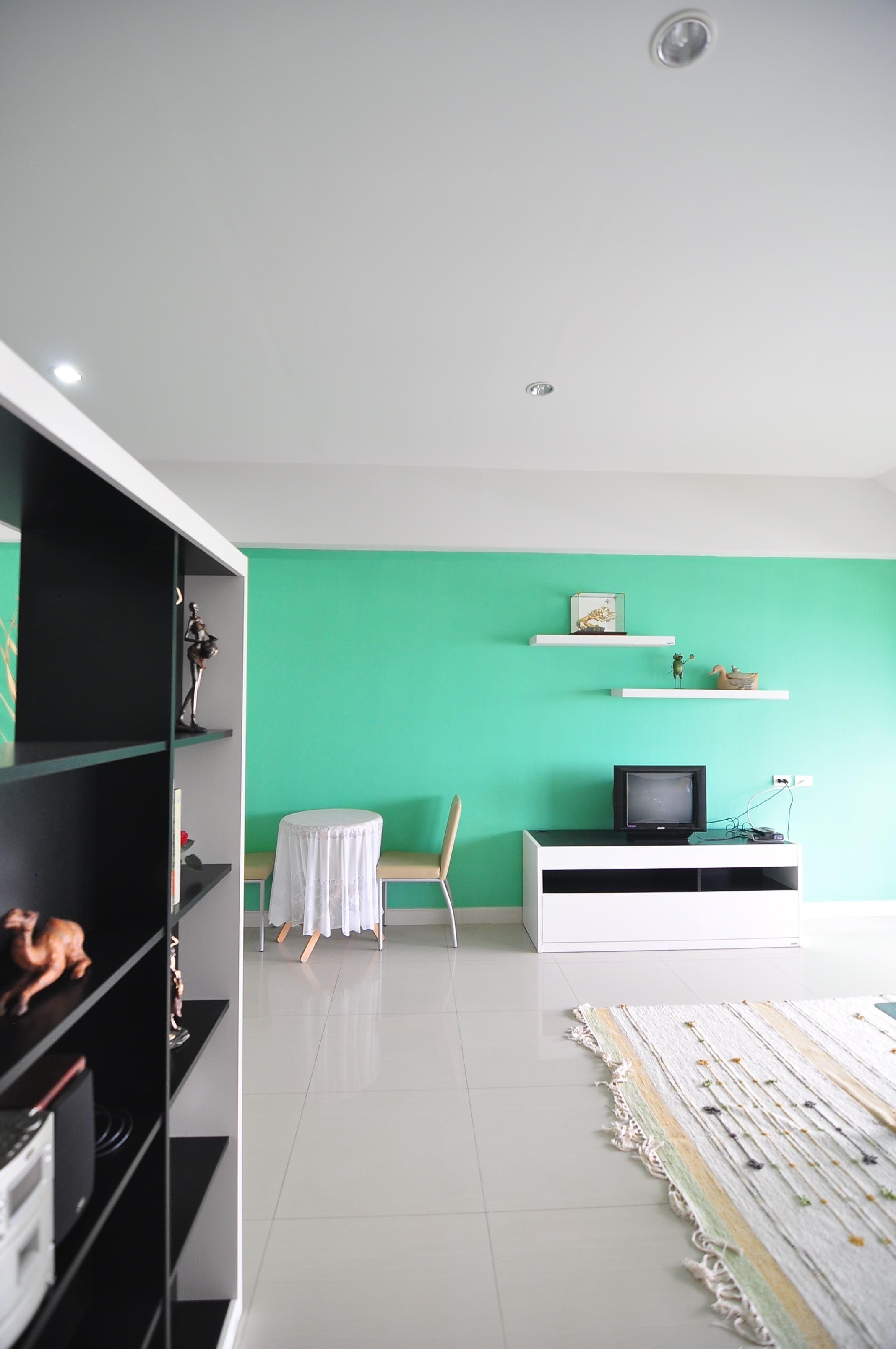 Bàn, giường gấp/giường phụ (phụ phí) 