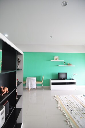 Bureau, lit d’appoint (supplément), accès au Wi-Fi (inclus)