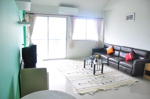 Desk, rollaway beds, free WiFi - Greenville Serviced Apartment (Khlong Luang)