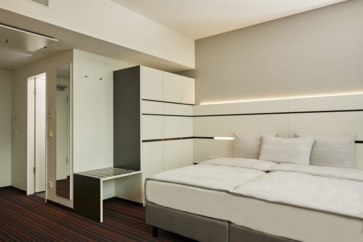 Hypo-allergenic bedding available, minibar (free items), in-room safe