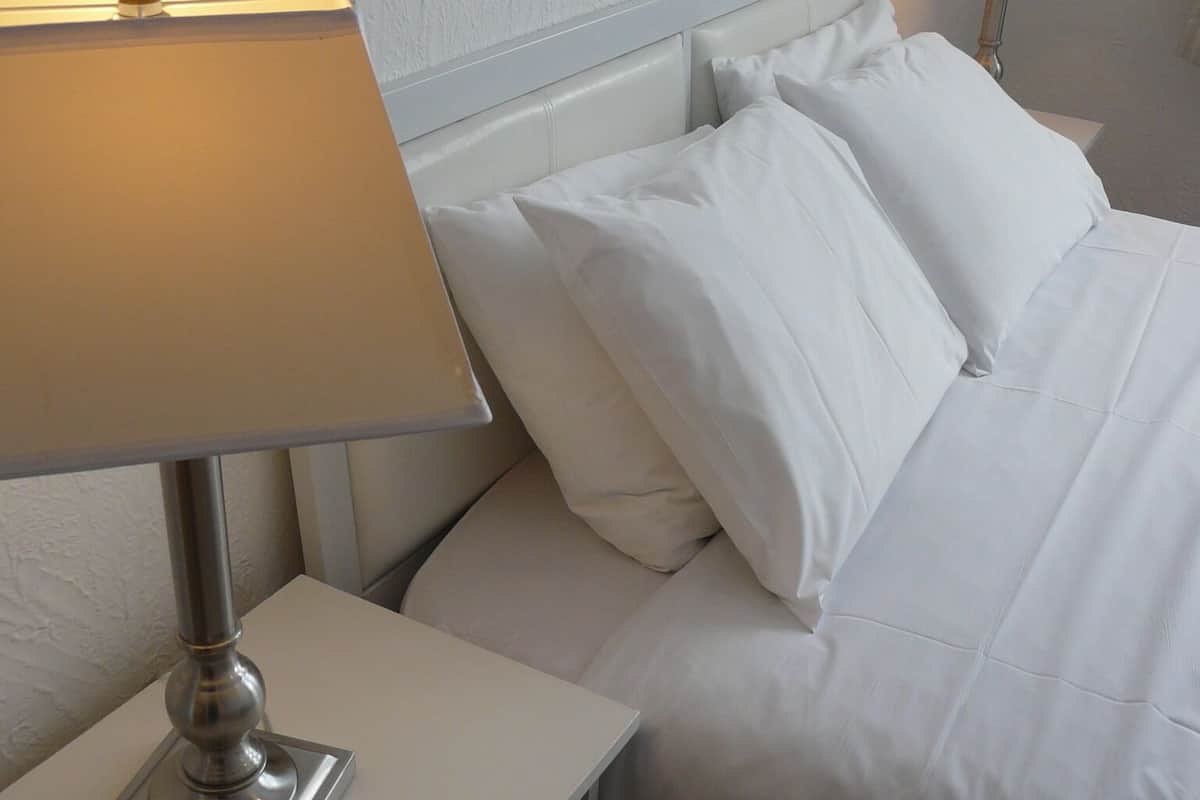 Doppelzimmer, eigenes Bad | 1 Schlafzimmer, Bügeleisen/Bügelbrett, kostenloses WLAN, Bettwäsche