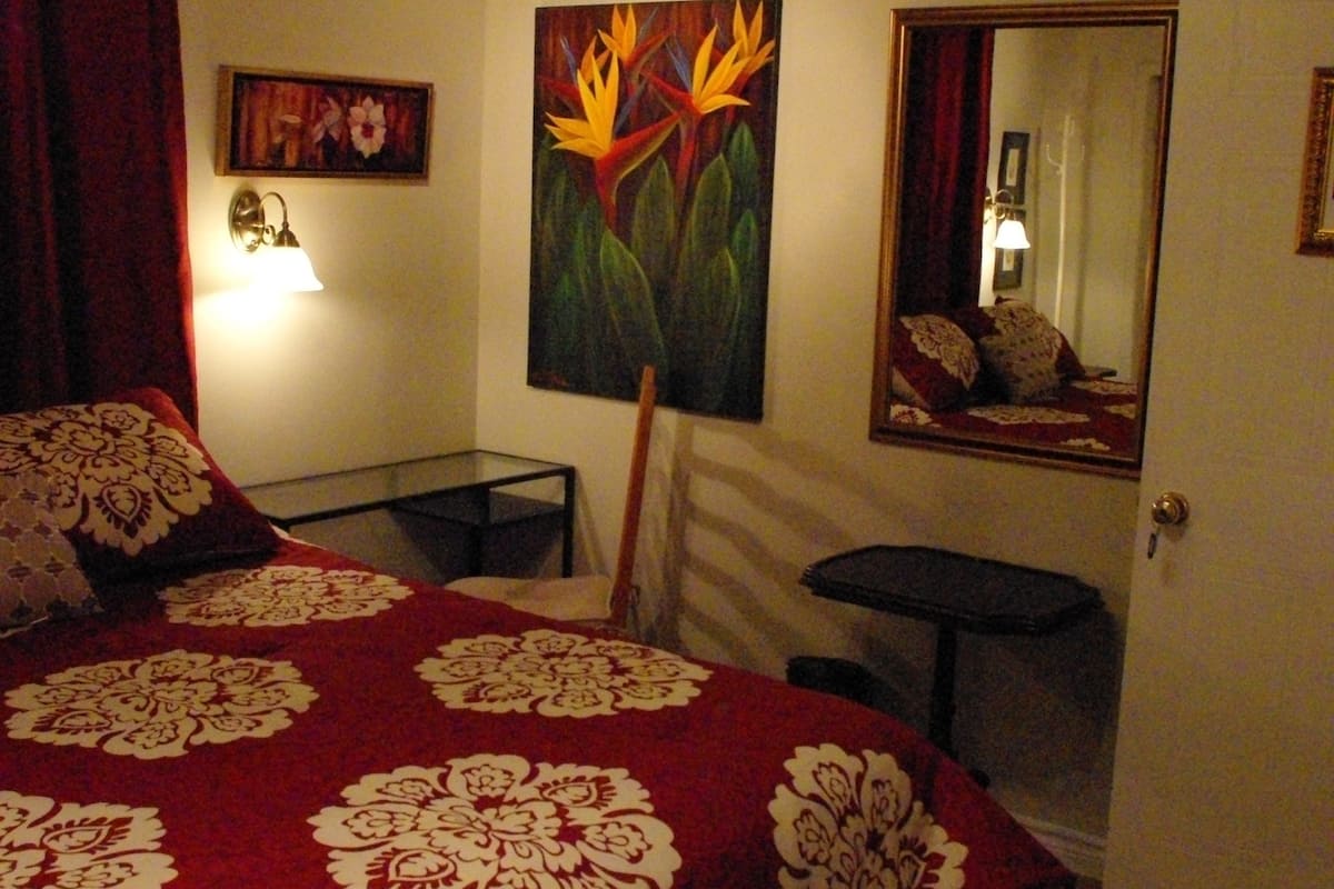 Standard Room, Shared Bathroom | Premium bedding, desk, laptop workspace, soundproofing