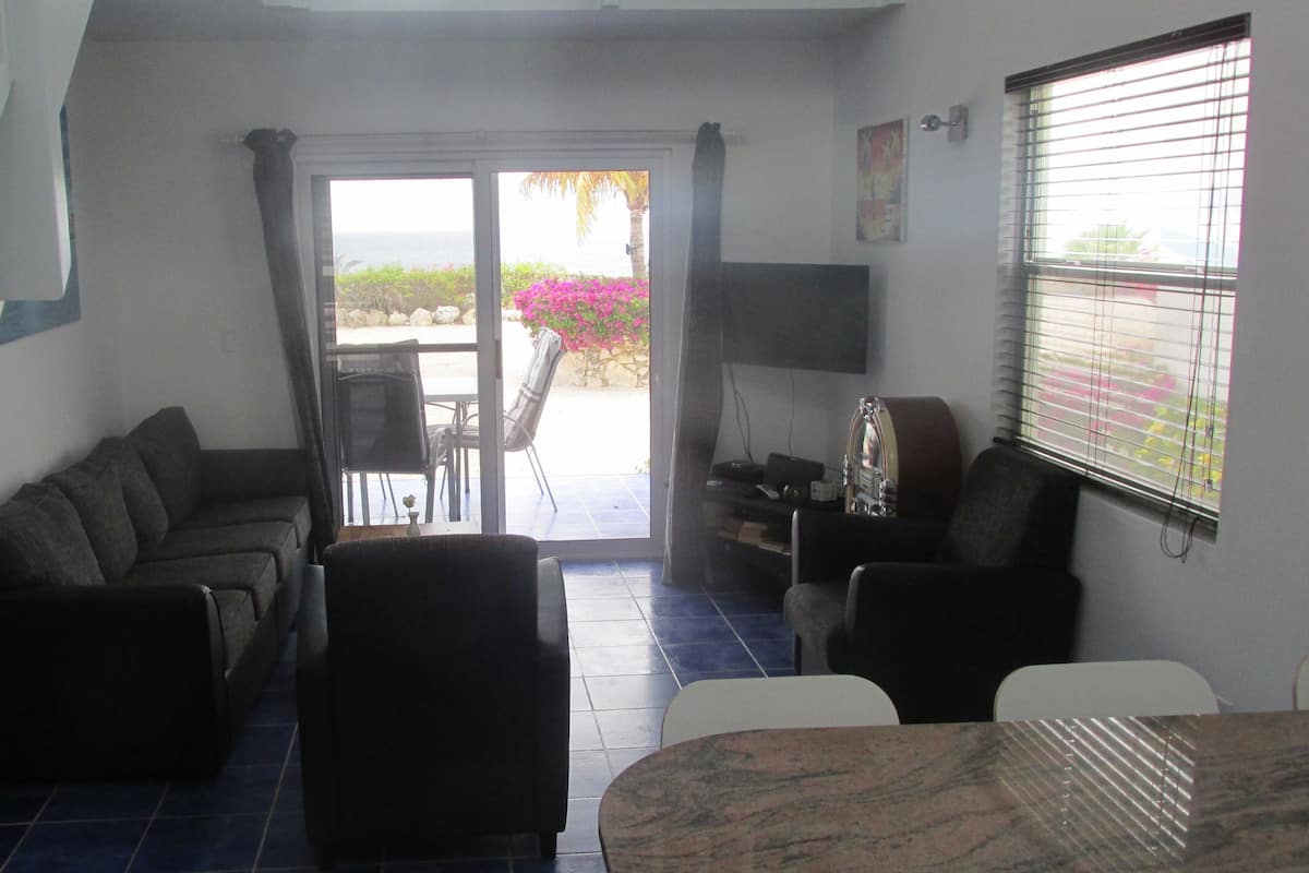 1 bedroom, in-room safe, free WiFi, bed sheets