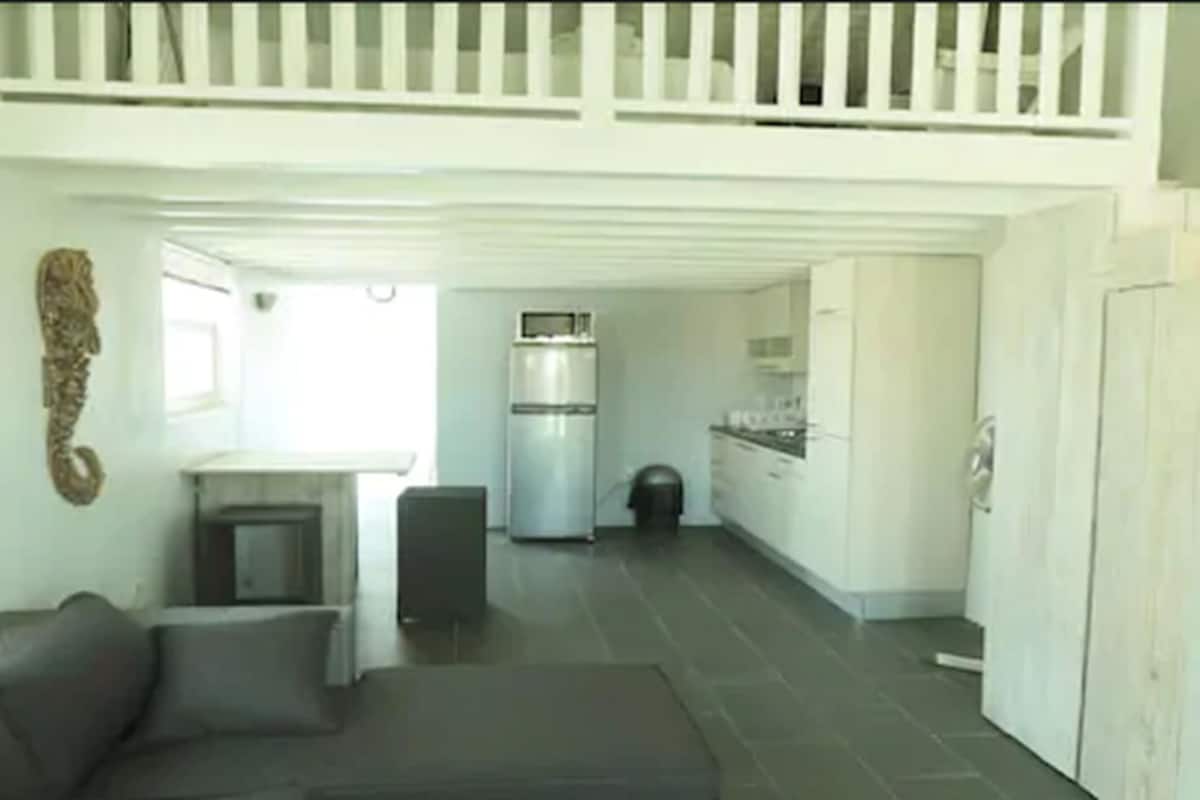Partial Ocean View Studio | Wohnzimmer