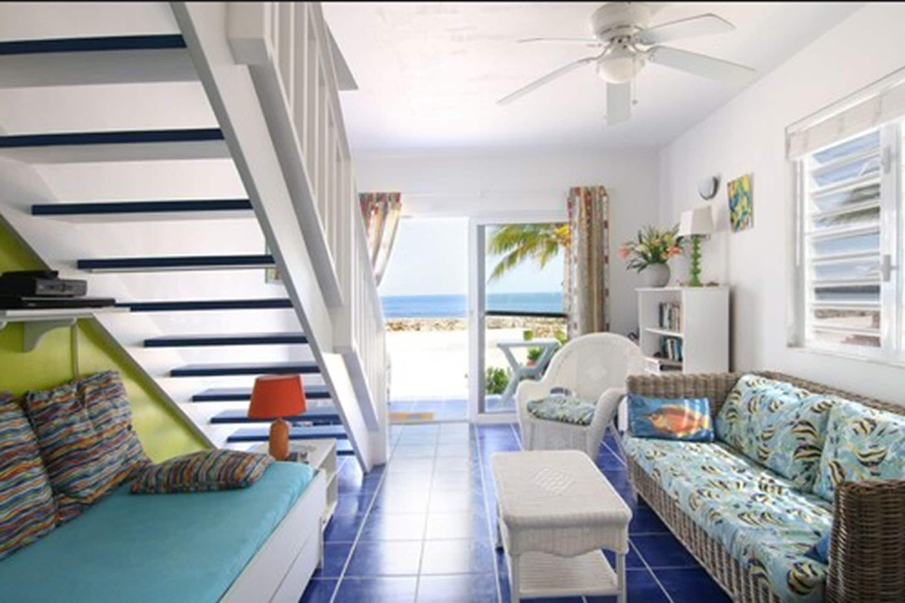 1 Bedroom Ocean Front Apartment | Living room