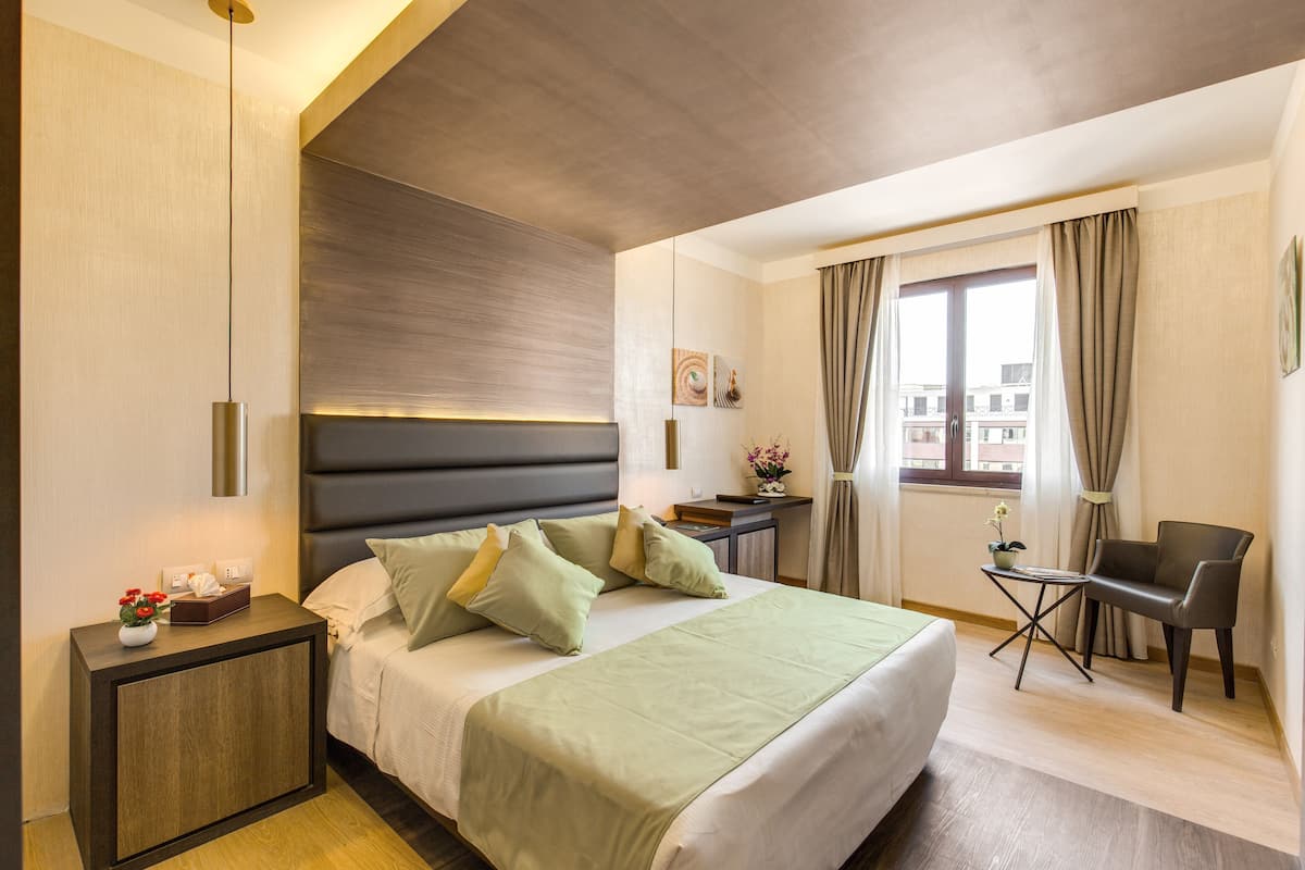 In-room safe, desk, blackout drapes, soundproofing