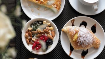 Tägliches Frühstücksbuffet gegen Gebühr