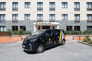 Front of property - Warmthotel (Rome)