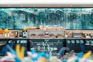Desayuno buffet todos los días (con cargo)