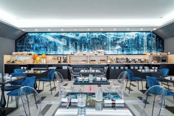 Daily buffet breakfast (EUR 8.00 per person)