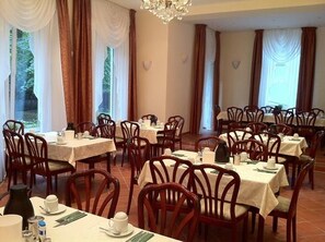 Daily buffet breakfast (EUR 7.50 per person)