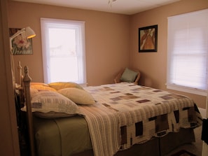 Suite, 1 Bedroom | 1 bedroom, iron/ironing board, free WiFi, bed sheets