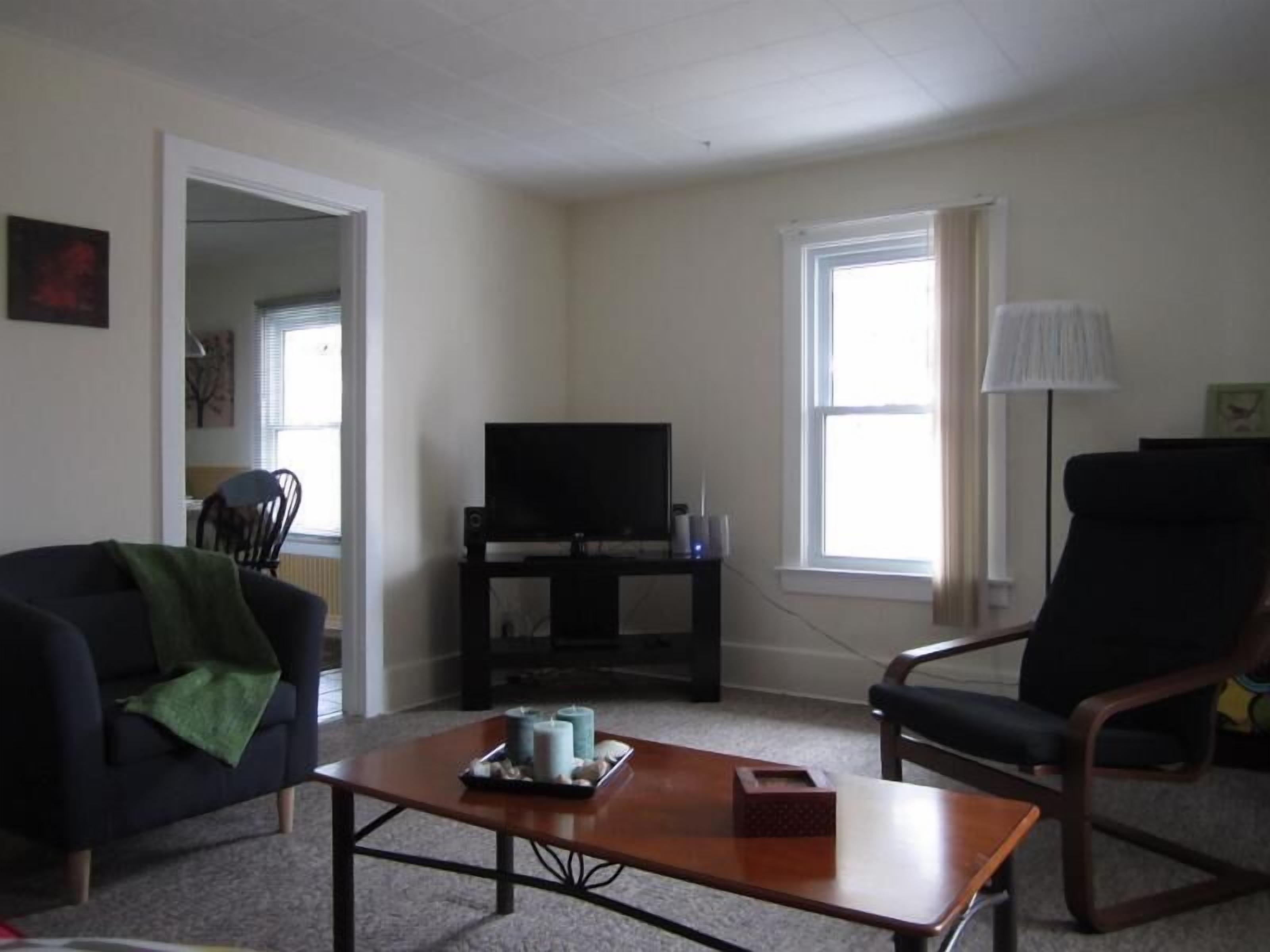 Suite, 1 Bedroom | Living room | Flat-screen TV, DVD player