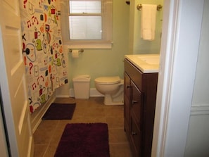 Suite, 1 Bedroom | Bathroom | Combined shower/bathtub, hair dryer, towels