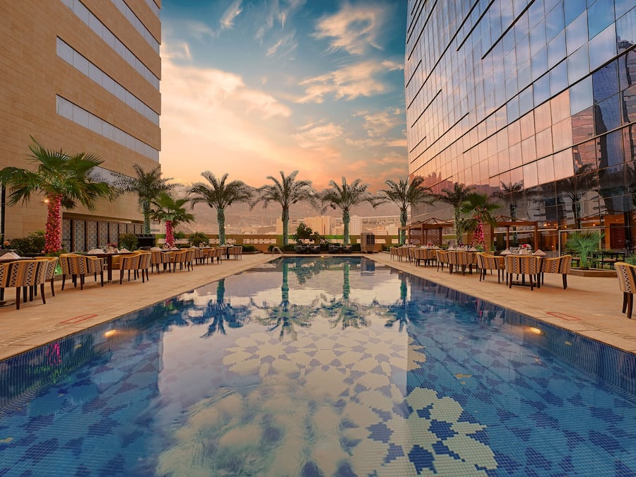 2 piscinas techadas