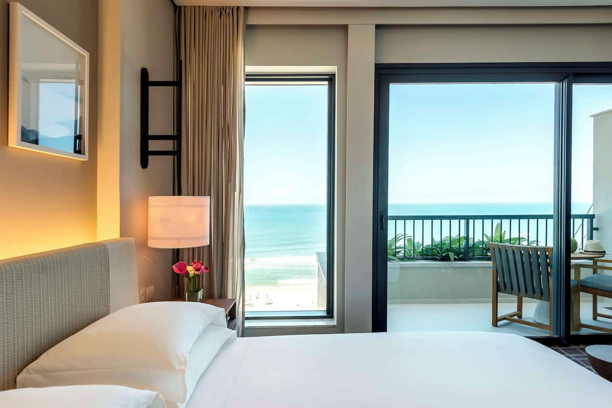 In-room safe, desk, blackout drapes, soundproofing