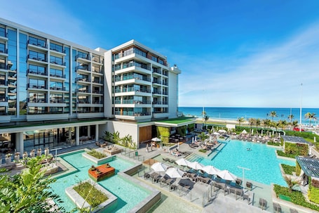 2 outdoor pools, pool cabanas (surcharge), pool umbrellas. Grand Hyatt Rio De Janeiro