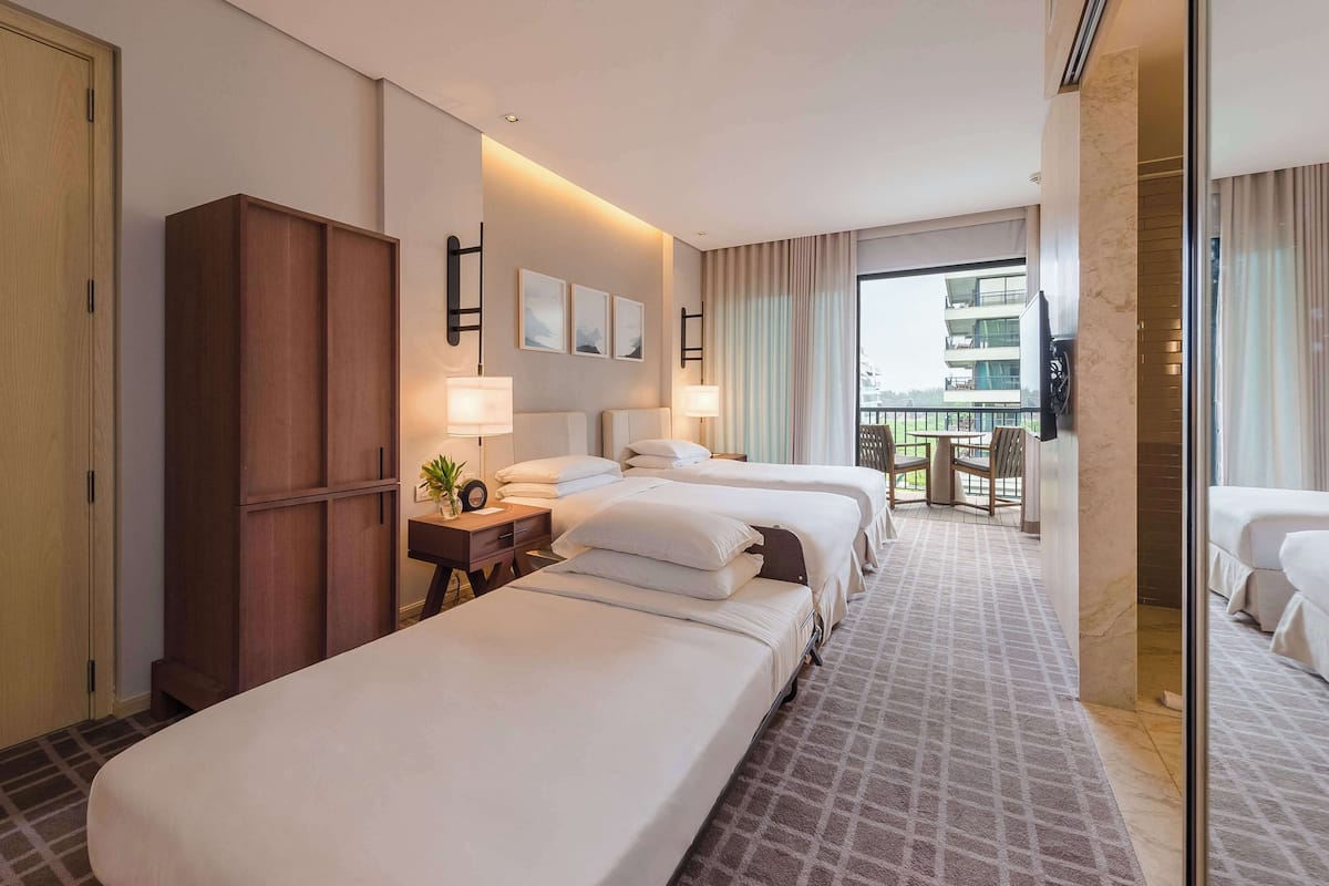 Room, 2 Twin Beds, Accessible (Shower) | In-room safe, desk, blackout drapes, soundproofing