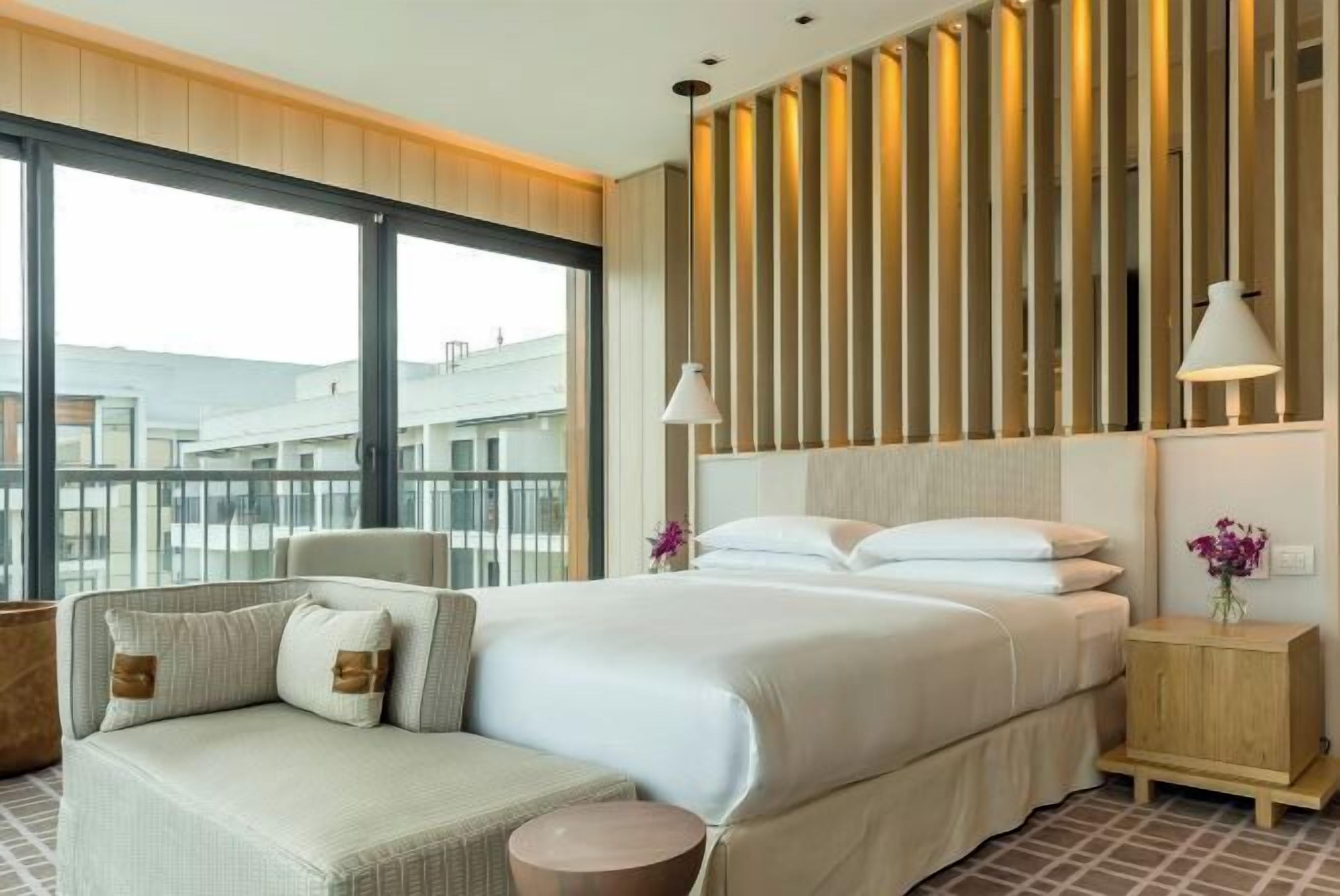 In-room safe, desk, blackout drapes, soundproofing