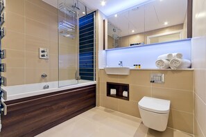 Bathroom - Altitude E1 Apartments (London)