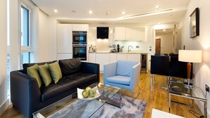Standard Apartment, 1 Bedroom | Living room | LCD TV - Altitude E1 Apartments (London)